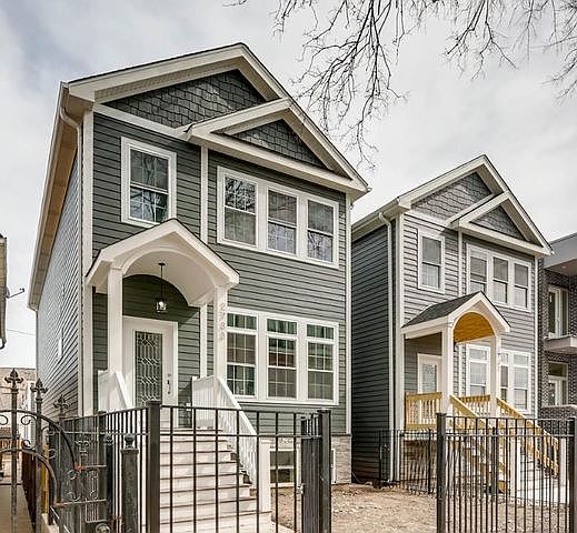 1st image of 2733 N Maplewood Ave