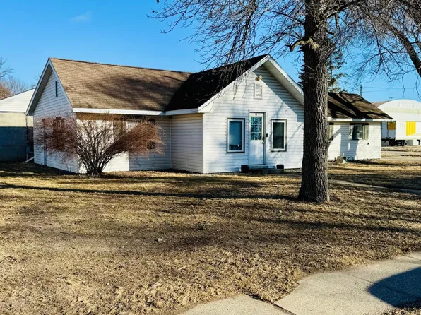 12 Oak St N, Lester Prairie, MN 55354