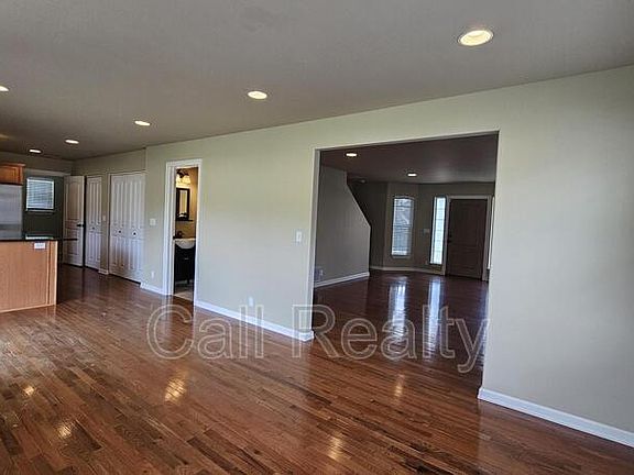 4th image of 7813 S Parway Ln