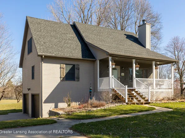 110 W Herbison Dr, Dewitt, MI 48820