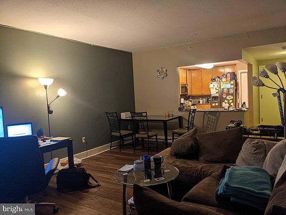 5th image of 717 S Columbus Blvd Unit 718