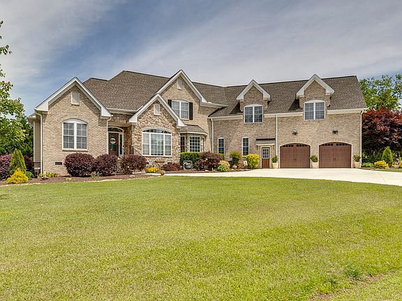 3rd image of 38 Shore Vista Ln