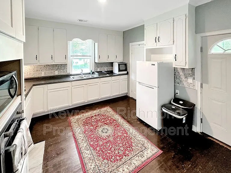 3716 Stockton St — Photo 6