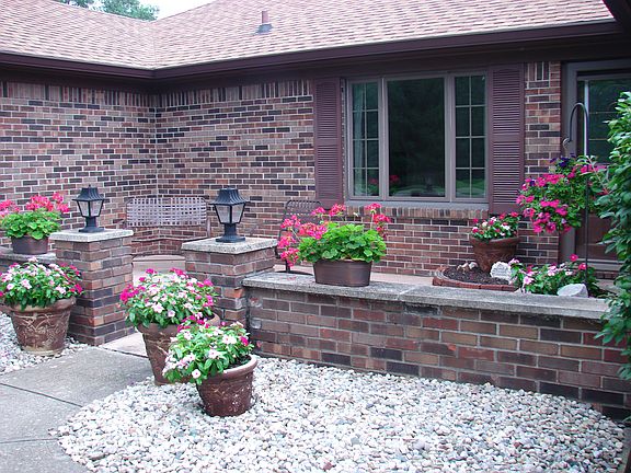 Front patio and entry