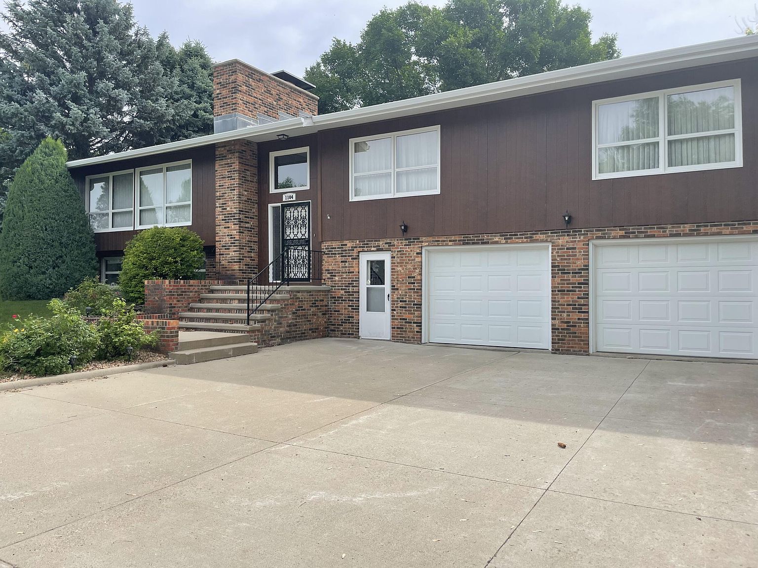 1104 N Oneida Ave, Pierre, SD 57501 MLS 23148 Zillow