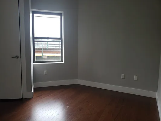 Rented by Lodger Corp | media 11