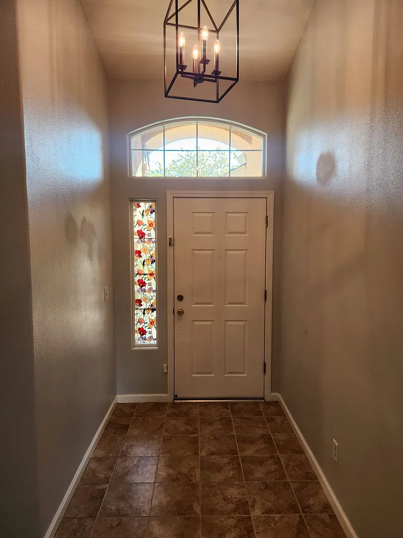 beautiful 4 bedroom home — Photo 2