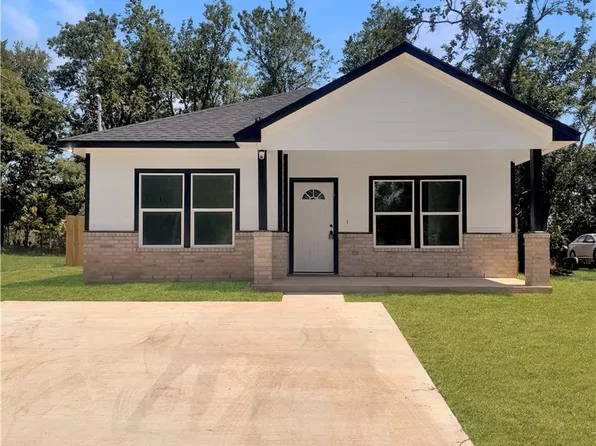 1317 New St, Hearne, TX 77859