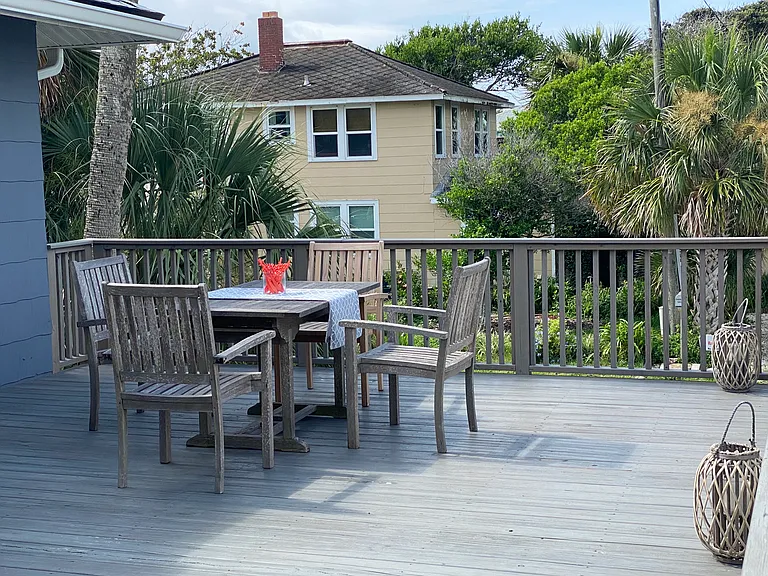 Large deck with built-in propane hook-up