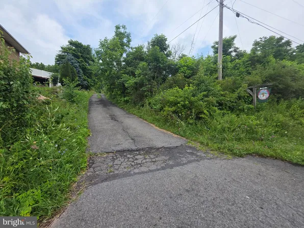5 Sunshine Ln, Lykens, PA 17048
