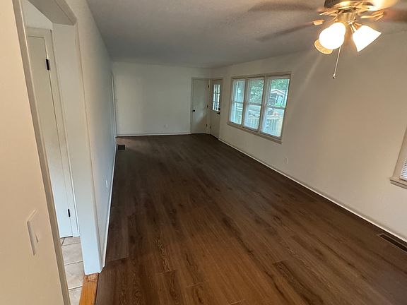 2nd image of 409 Skyline Dr