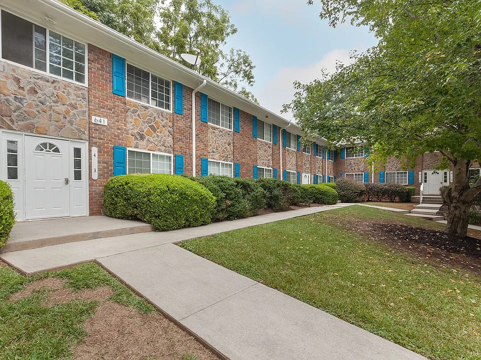 641 Powder Springs St SE #8
