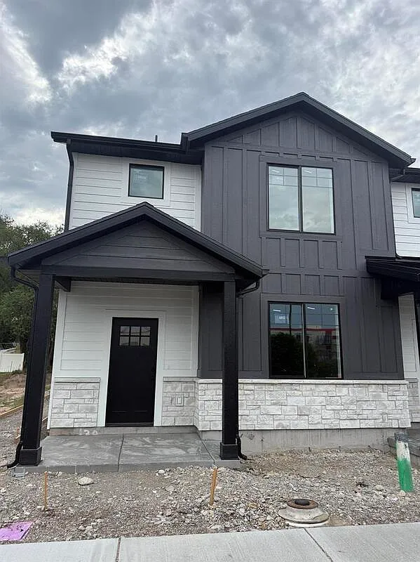3 bed, 2.5 bath, 1600 sqft, $2,000 — Photo 1