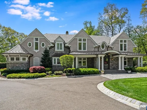 555 Miller Ct, Wyckoff, NJ 07481