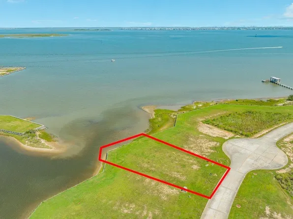 1506 Bay Pointe Dr, Galveston, TX 77554