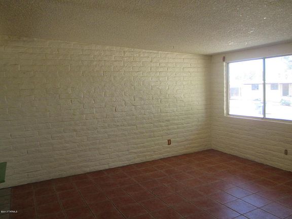 3rd image of 7880 E Victoria Dr