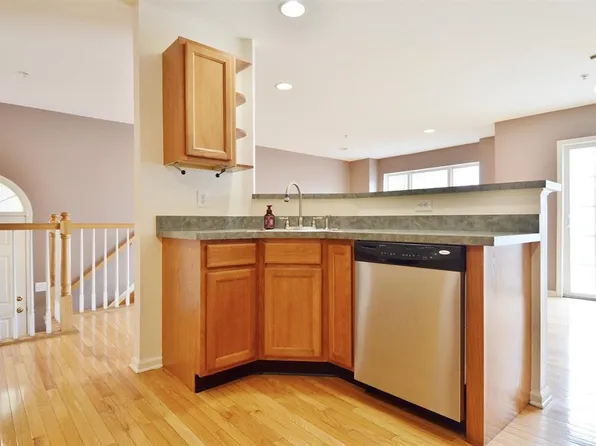 19 Marina Drive image 11 of 23