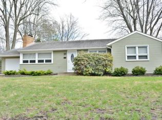 711 W Meadowbrook Dr, Midland, MI