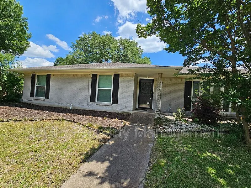 Building Photo - 216 Wesley Dr