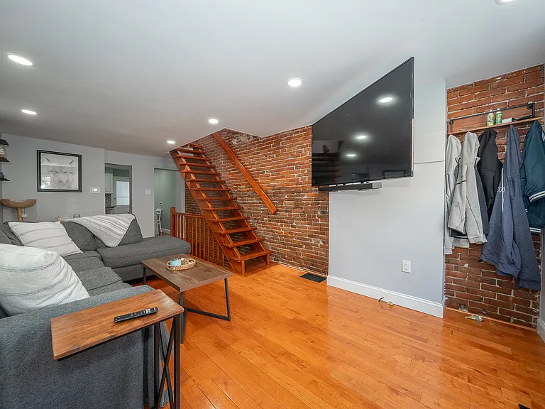 236 Wilder St — Photo 2