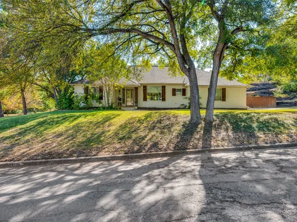 140 Willow Ridge Rd, Fort Worth, TX 76103