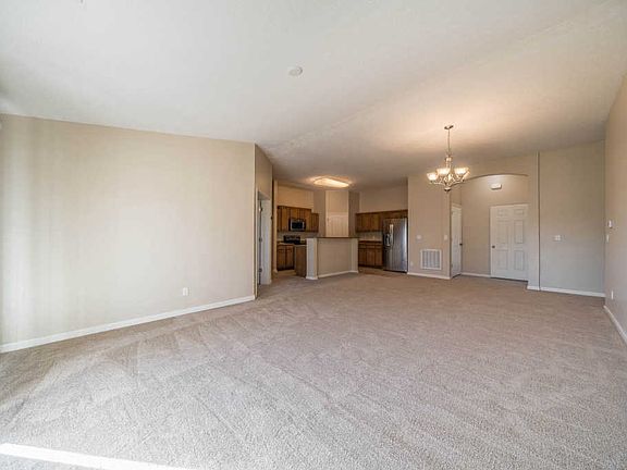 4th image of 644 Radnor Ln