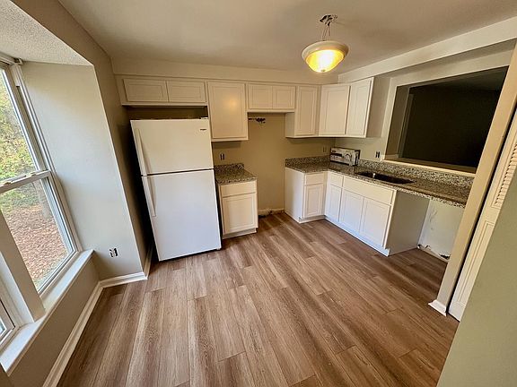 4th image of 106 Ocala Ct