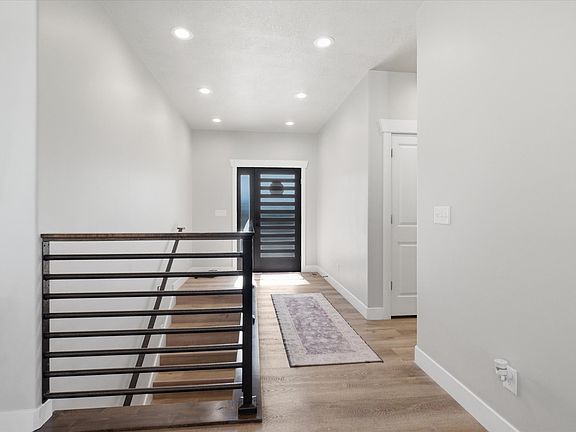 3rd image of 365 E 250 N