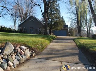 1664 Giddings Rd, Pontiac, MI 48340