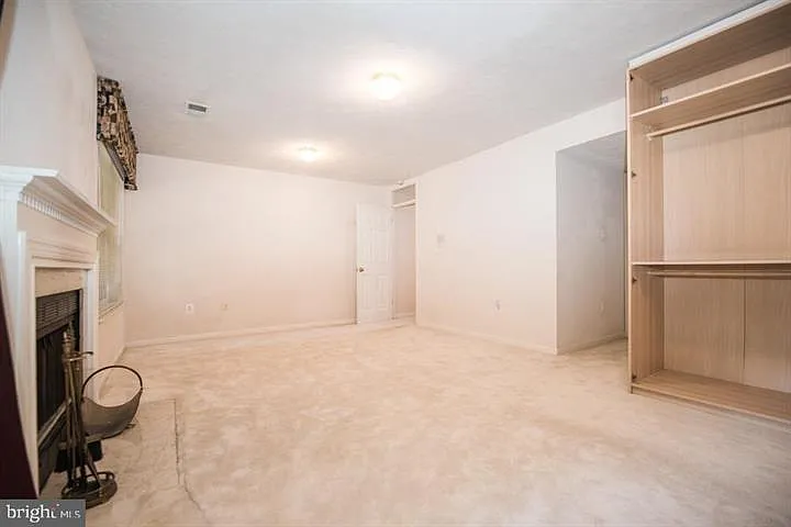 8359 Regal Oak Ct — Photo 25