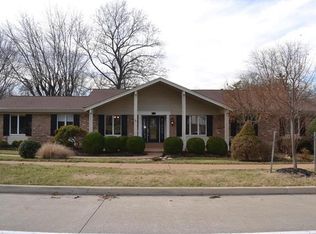 247 Stablestone Dr, Chesterfield, MO