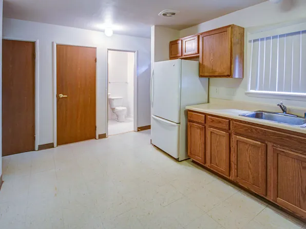 Lighthouse Point Townhomes, 541 Shelbourne Ct #4953e8e82, Racine, WI 53402