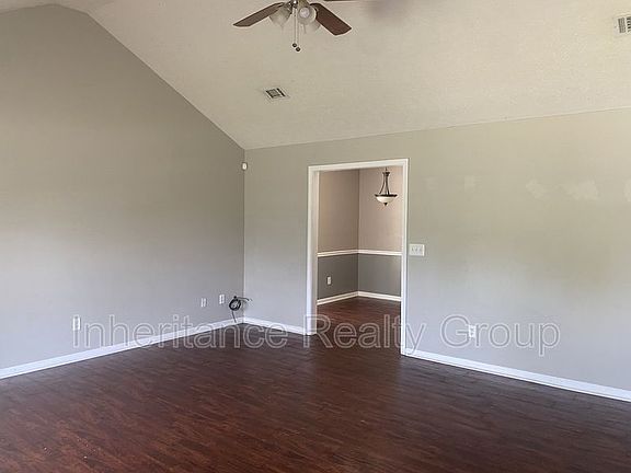 2nd image of 22 Kennedy St