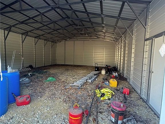 5th image of 16629 Beaufort Rd