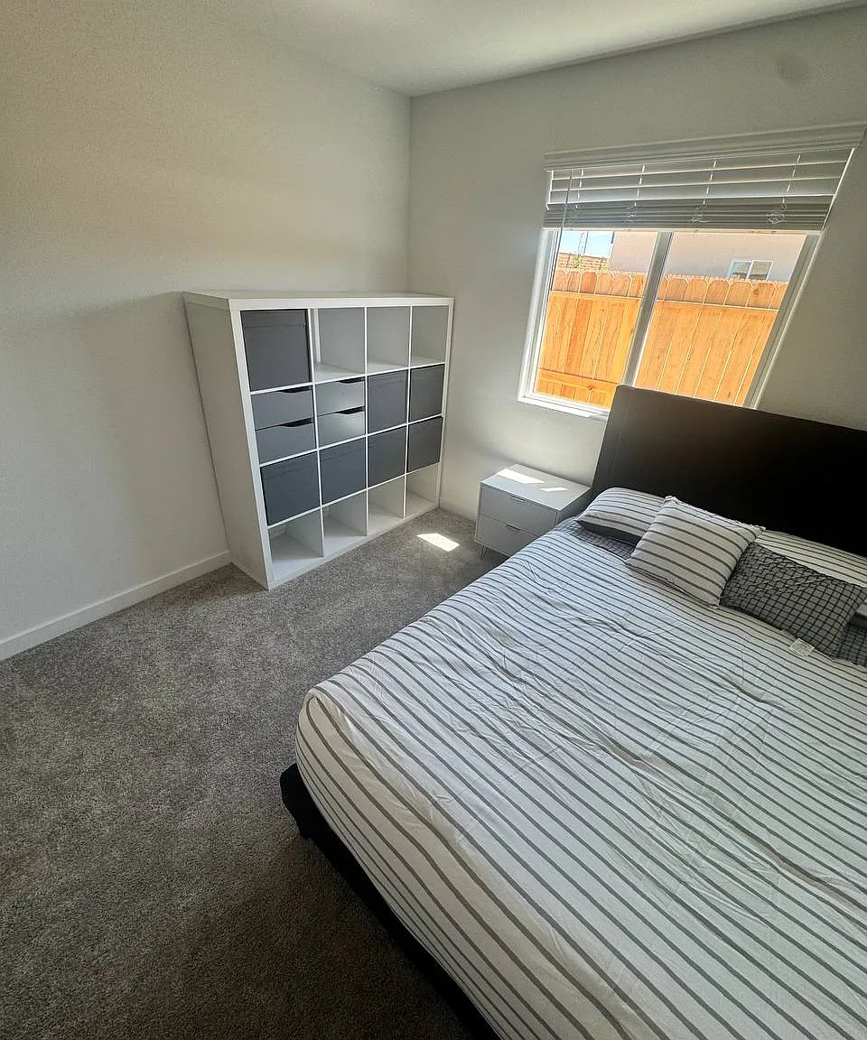 3 bed, 1233 sqft, $900 — Photo 3
