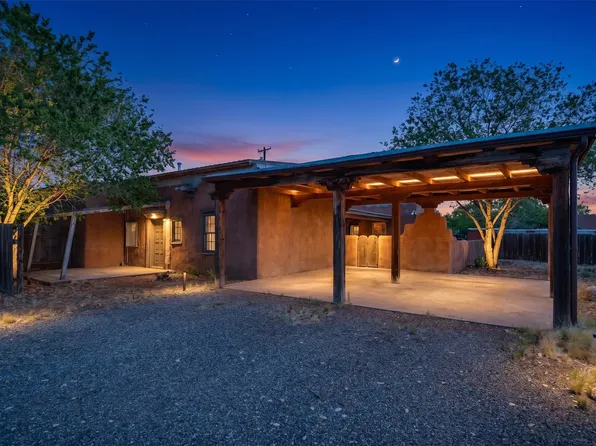 3086 Agua Fria St, Santa Fe, NM 87507