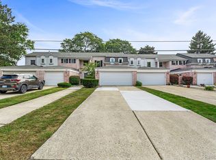 119 Canterbury Trail Dr #1, Rochester Hills, MI 48309