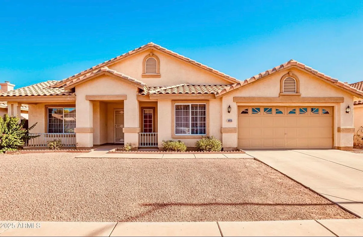 4 bed, 2272 sqft, $2,295 — Photo 1