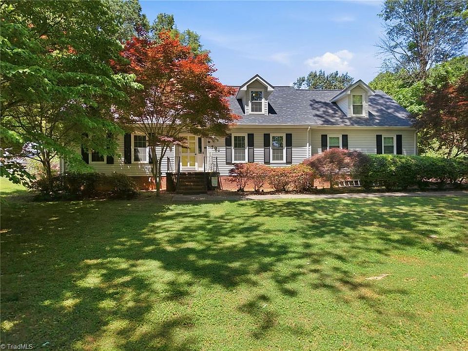 1st image of 502 Camelot Dr