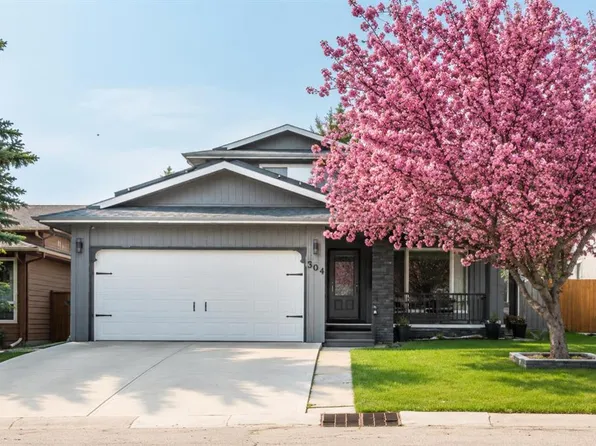304 N Shawcliffe Cir SW, Calgary, AB T2Y 1A4
