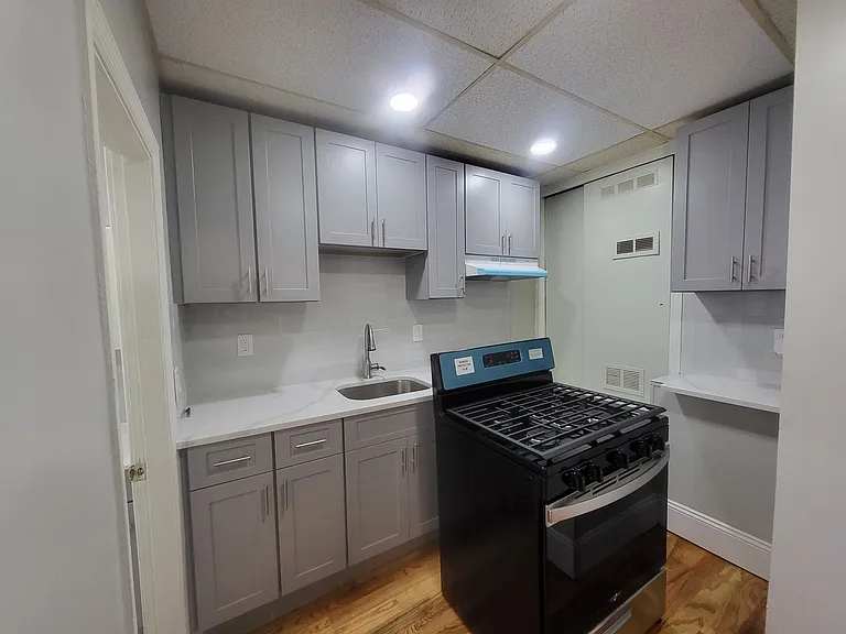 1289 S Main St #2W — Photo 7