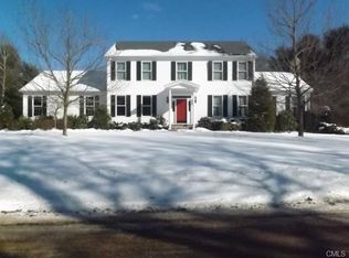 11 Timber Crest Dr, Danbury, CT 06811