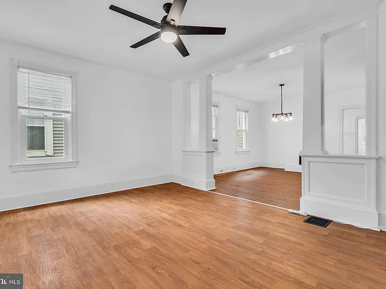 110 Delaware Ave — Photo 4