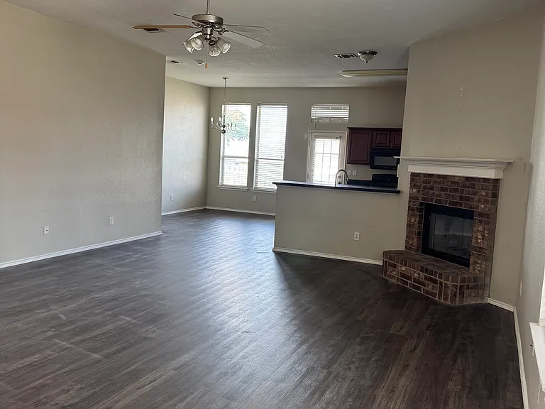 6911 Misty Meadow Ln — Photo 2