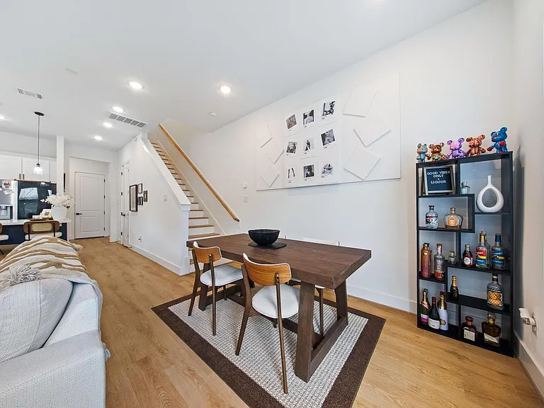 4032 Porter St — Photo 9