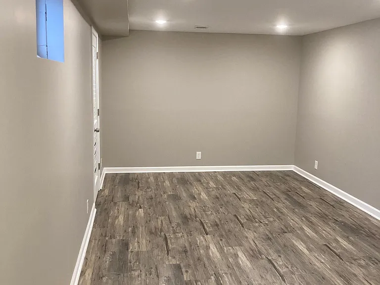 5802 Sprague St — Photo 8