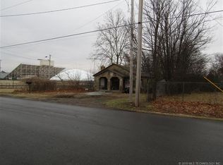 215 W Allen Rd, Tahlequah, OK 74464