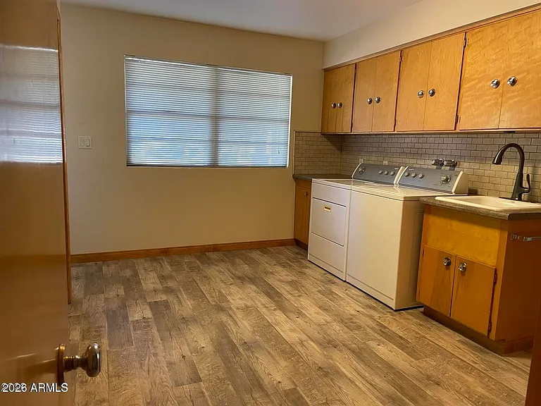 375 S Buena Vista Ave — Photo 17