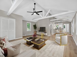 210 Nariticong Ave, Hopatcong Boro, NJ 07843