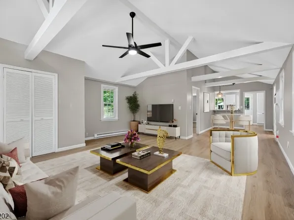 210 Nariticong Ave, Hopatcong Boro, NJ 07843
